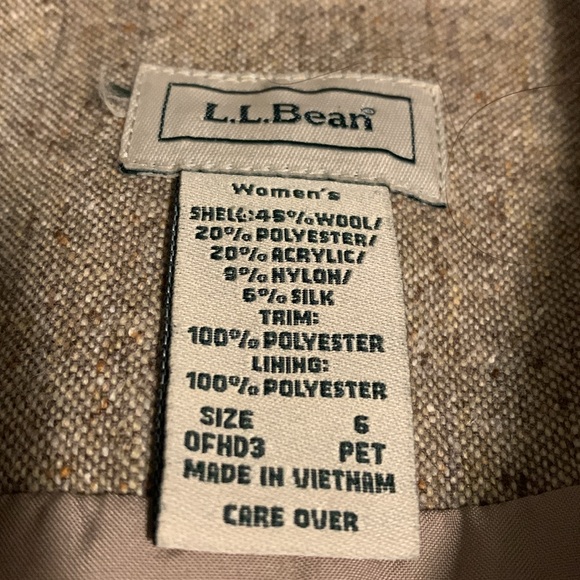 L.L.Bean Wool/Polyester Blend Button Down Jacket NWOT - Picture 3 of 8